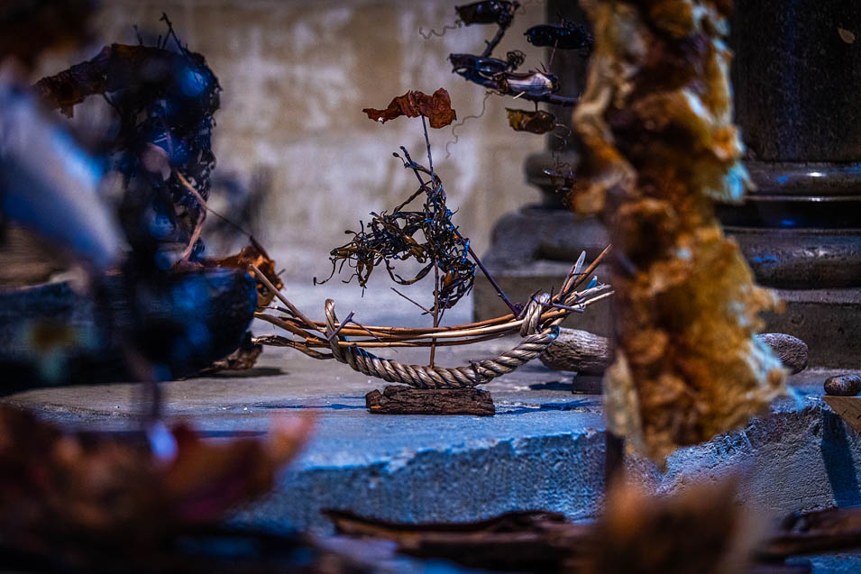 Basket boat. Found basket fragment, blackthorn, dogwood, seaweed (photo Mud and Thunder)