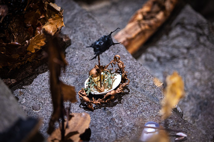 Complex shell vessel. Copper plated egg wrack, starry skate egg case, otter shell (photo Mud and Thunder)